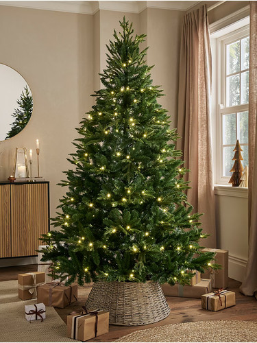 Green 7ft pre lit - 7ft, christmas